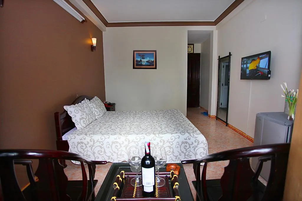 Blue Sky Hotel Να Τρανγκ 2*,  Βιετνάμ